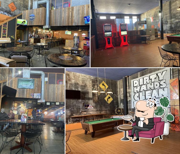 Bucketz Bar and Grill