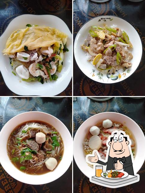 ก๋วยเตี๋ยวบ้านลุงเลิศ