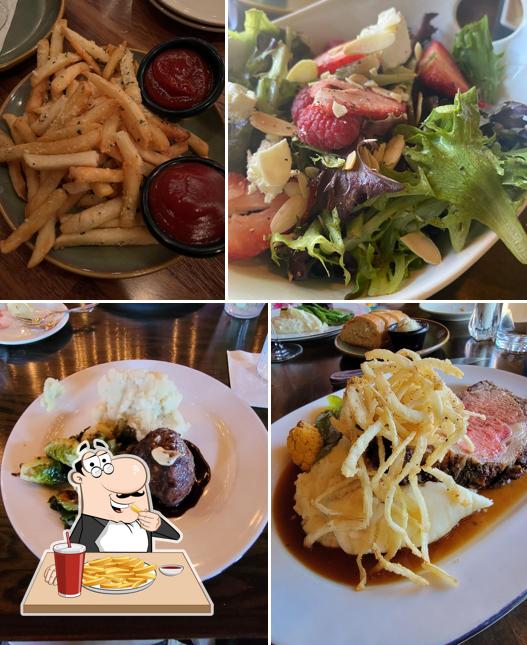 Savoy Bar & Grill