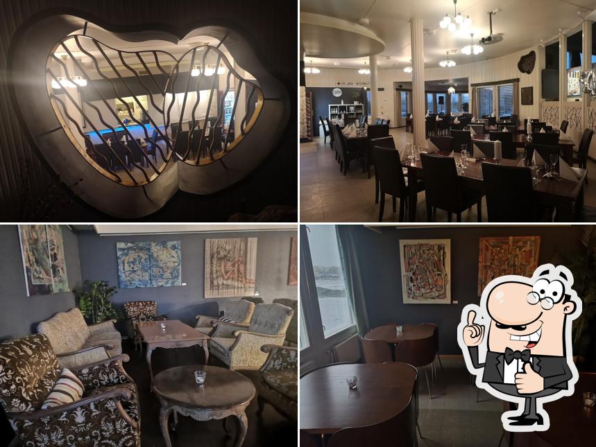 Cafe Caravelle