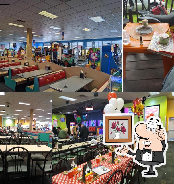 Chuck E. Cheese