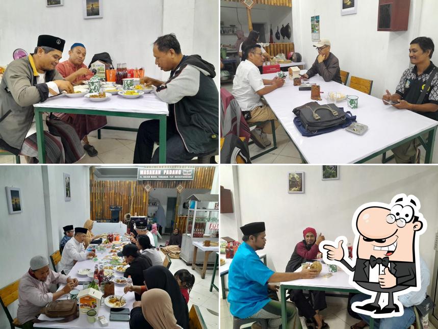 Rumah Makan Padang Simpang Tigo Kota Tabanan