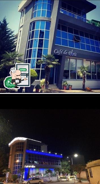 Cafe de Paris