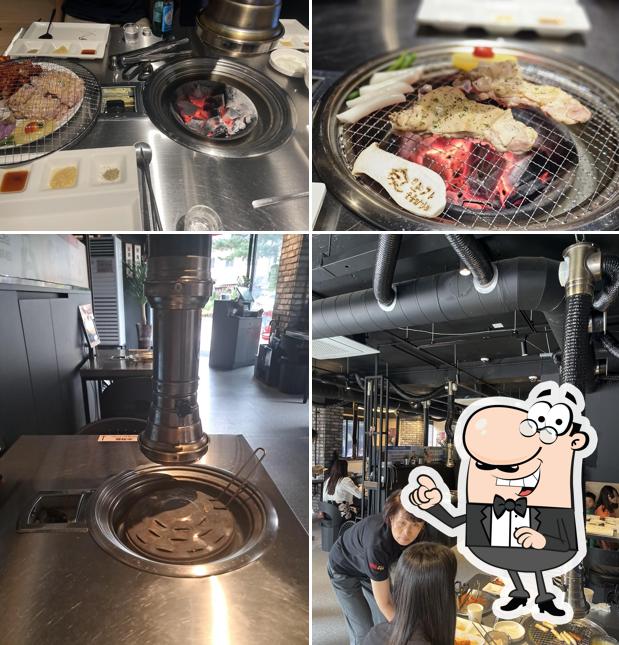 Vanga Dakgalbi Hongdae (반가 숯불 닭갈비)