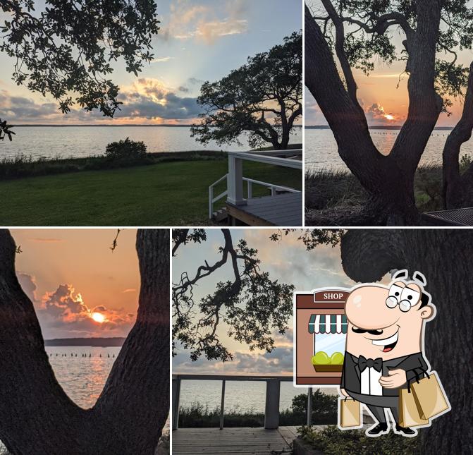 Beach House Bar &Grill