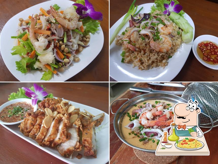 ร้านแจ่มใส Jamsai Restaurant