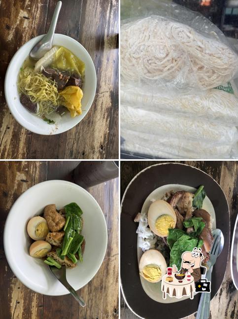 เจ๊หน่อย ข้าวขาหมู หมูแดงหมูกรอบ ก๋วยเตี๋ยว