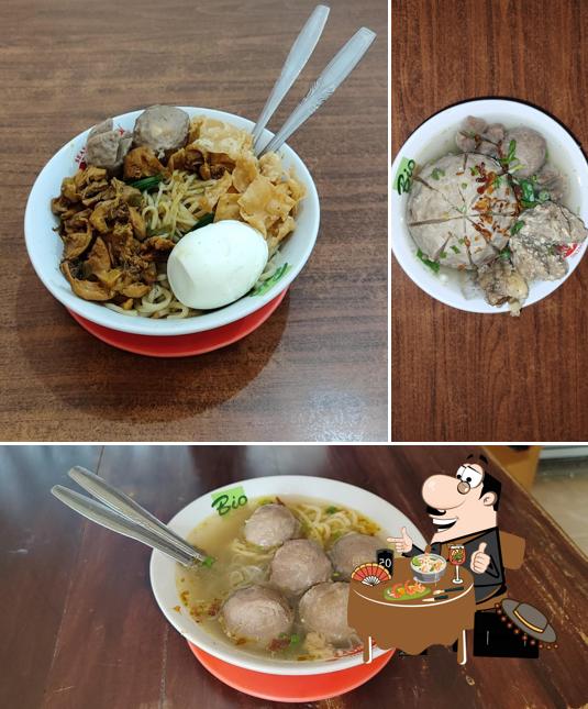 Bakso, Mie Ayam & Lalapan Satu Rasa