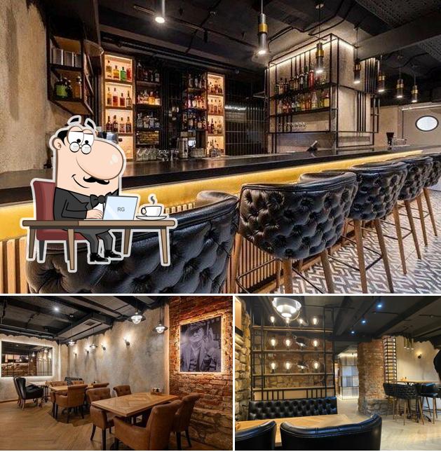 Забронируйте столик в "Острые Козырьки"