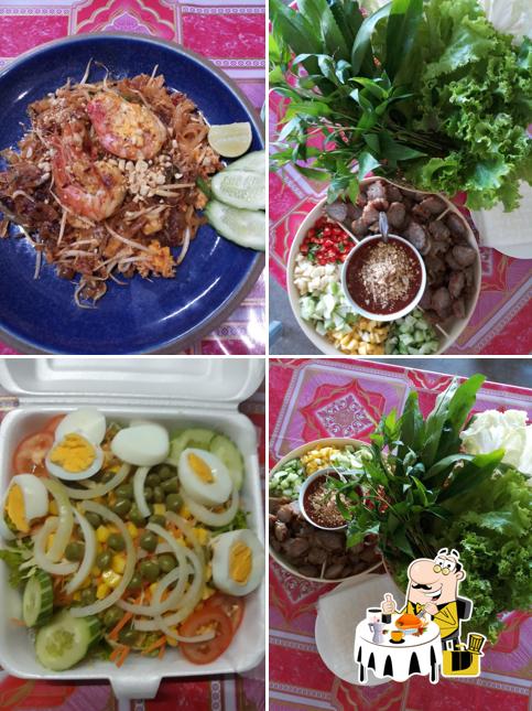 ป้าแดงแหนมเนือง