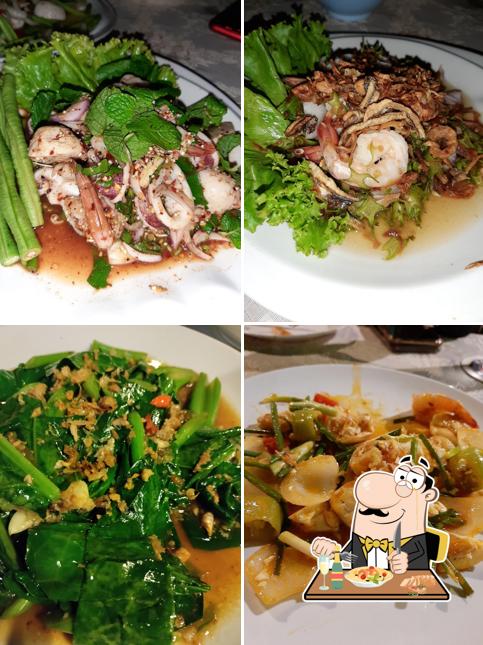 ร้านชานไม้ ชายน้ำ