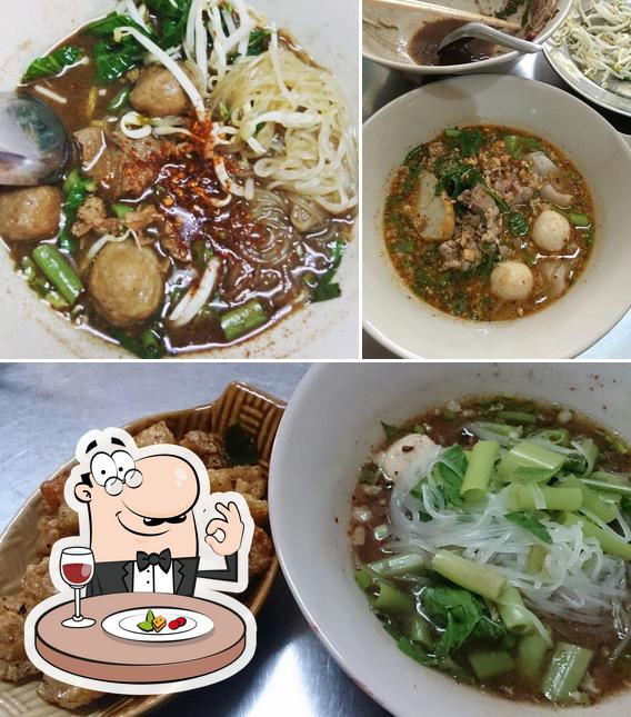 สมชาย ก๋วยเตี๋ยวเรืออยุธยา สูตรกระเทียมโทน