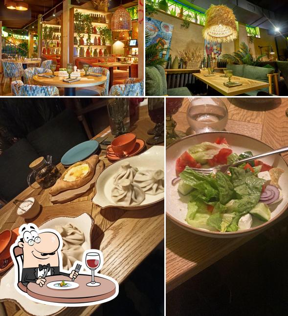 Это фото, где изображены еда и внутреннее оформление в Грузинские истории