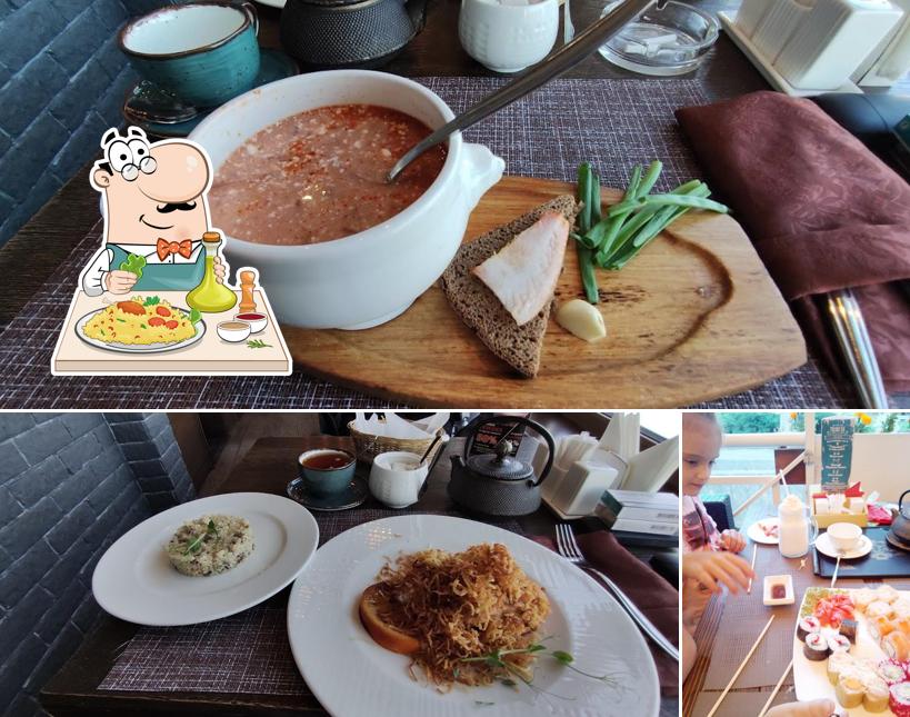 Еда и столики в Loft