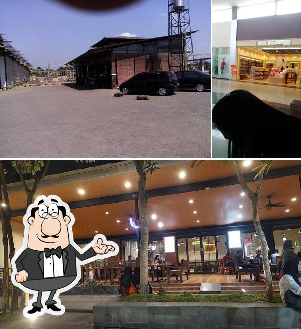 Kantin Roxy Square Jember