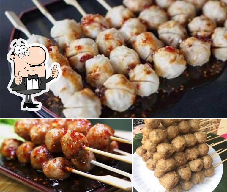 ร้านลูกชิ้นปิ้งนิกุบ้านโฮ่ง