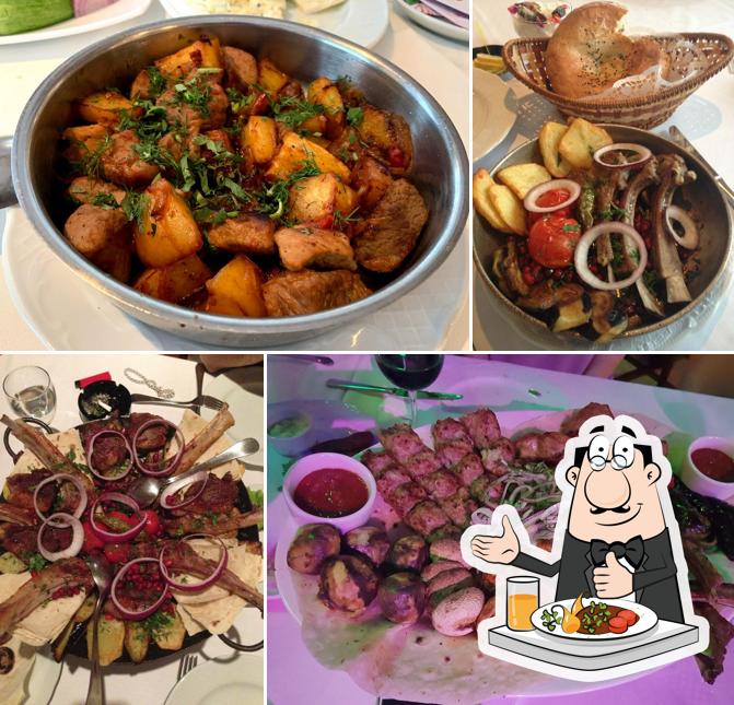 Еда в "Бакинском бульваре"