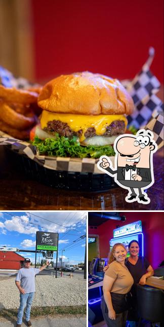 The Moose Lounge North
