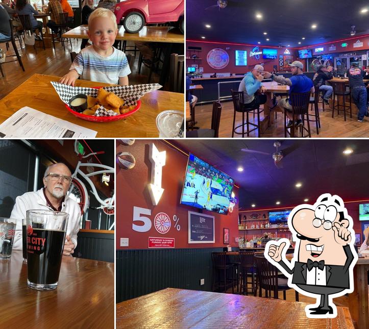 Red Wheel Bar & Grill