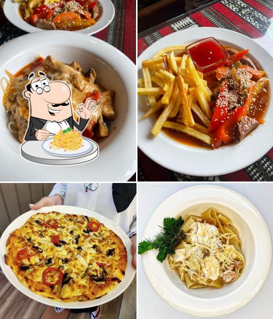 Паста карбонара в "ХИЖИНЕ"