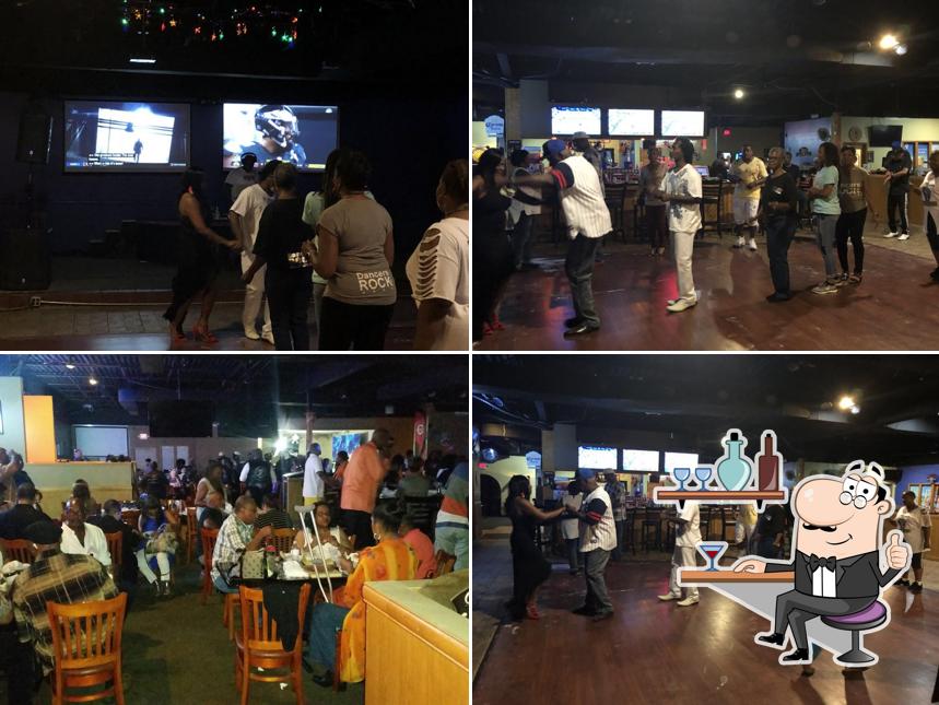 DJ's Sports Tavern