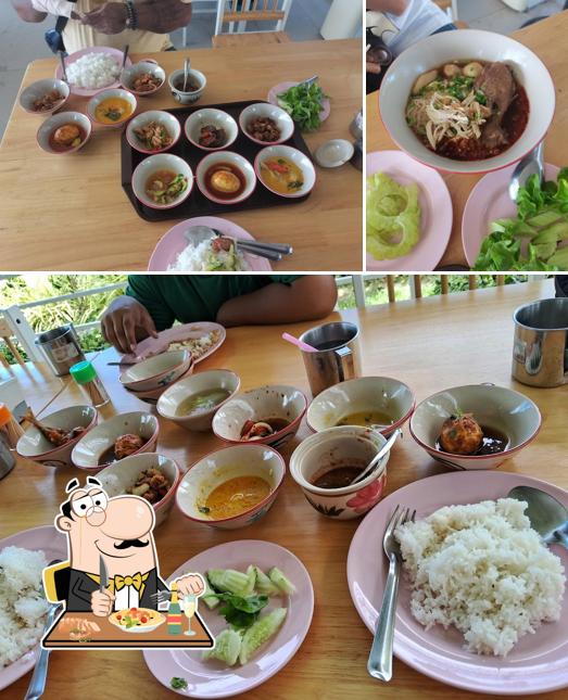 เฟื่องฟู แกง 10 บาท ข้าวตักไม่อั้น