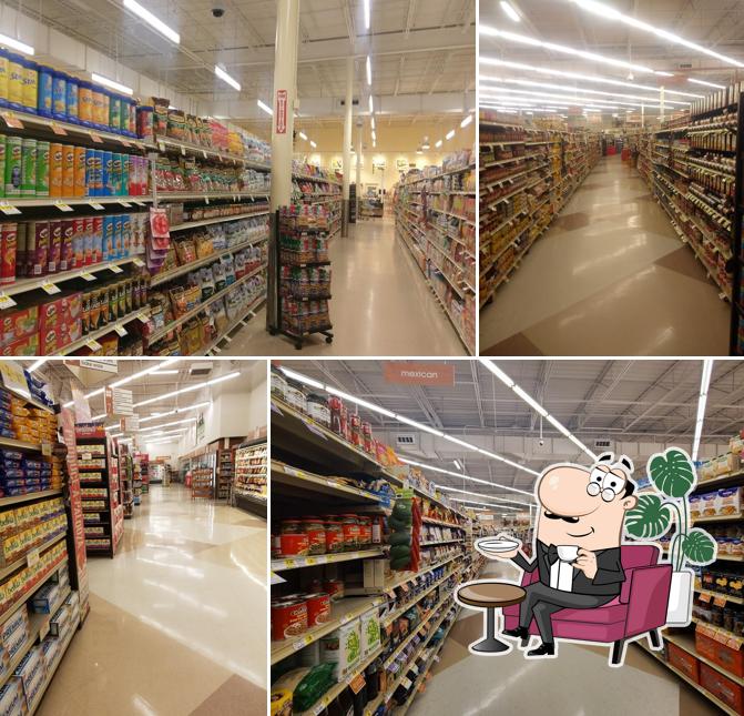 Lowes Foods on North College Road