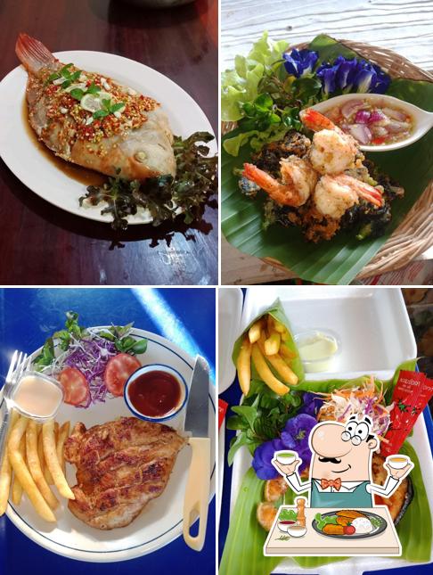 ร้านอาหาร​ตามสั่งเเละก๋วยเตี๋ยวหลังเมรุ​ วัดดอนรัก