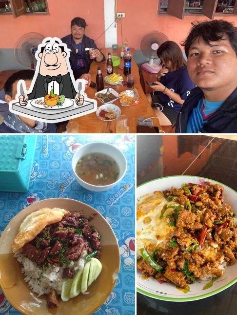 ร้านแอนแซ่บก๋วยเตี๋ยวแชมป์