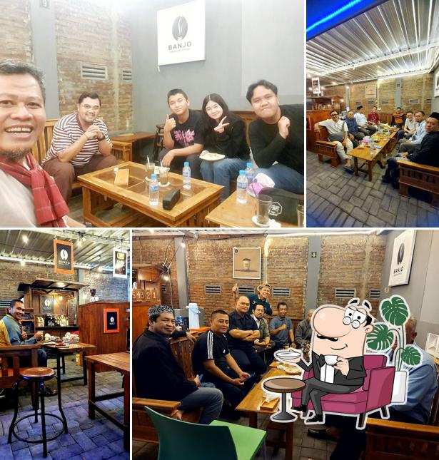 BANJO COFFEE SPECIALTY _ SLOW BAR & ROASTERY