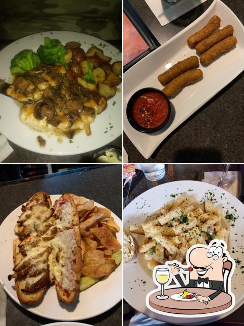 Monelli's Italian Grill & Sports Bar