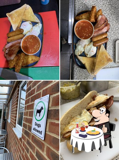The Cousins Café
