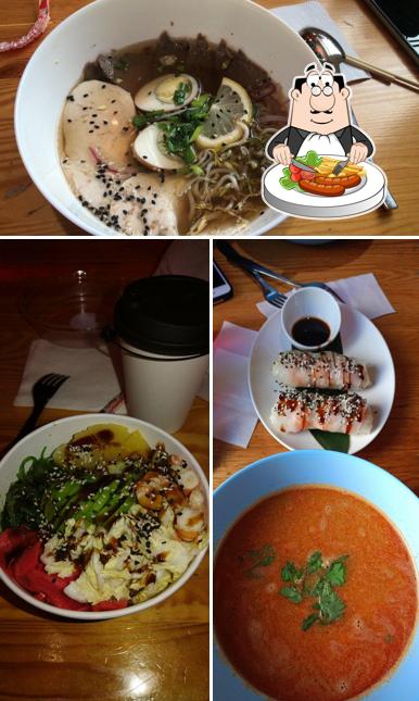 Еда в "Рамен Между Нами"