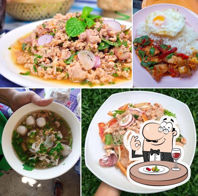 นุ้ย&เบญ ก๋วยเตี๋ยวยำ ตามสั่ง