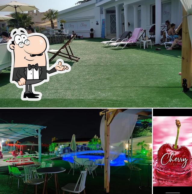 Cherry POOLBAR
