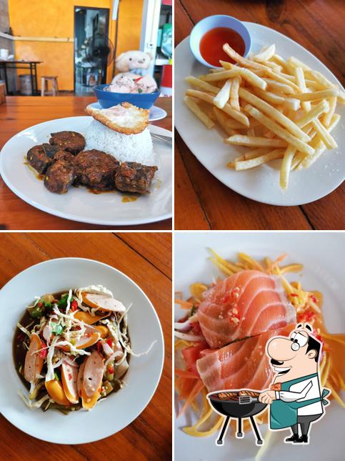ครัว90's byร้านยำแซ่บปากปลิ้น