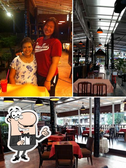 บ้านกลางซอย The Middle House Lamai Beach