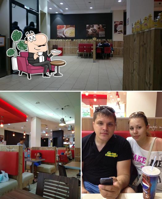 Забронируйте столик в "Бургере Кинг"