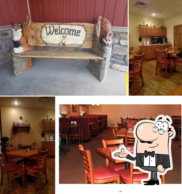 Fox's Pizza Den