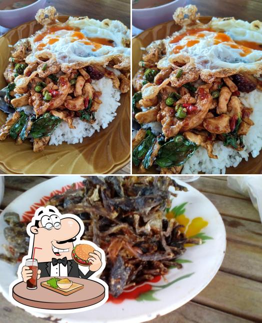 ร้านป้าน้อย อาหารตามสั่ง
