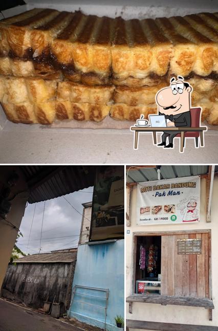 Roti Bakar Pak Man