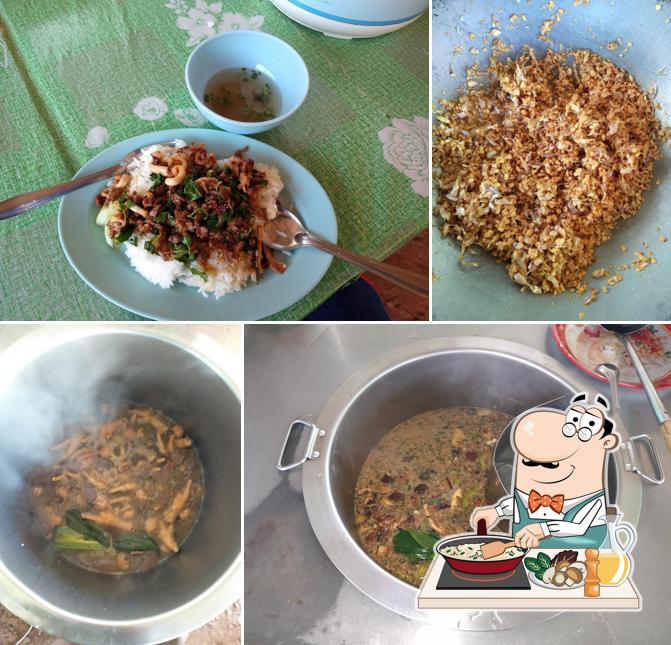 ร้ายก๋วยเตี๋ยวไก่มะระ"คนโฮม"สาขา2