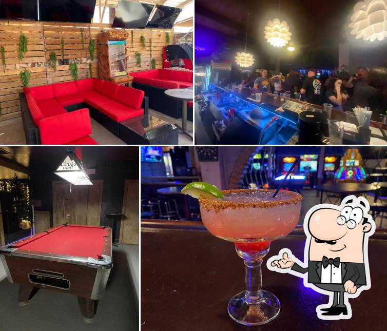 EL GROTTO Bar & Eatery
