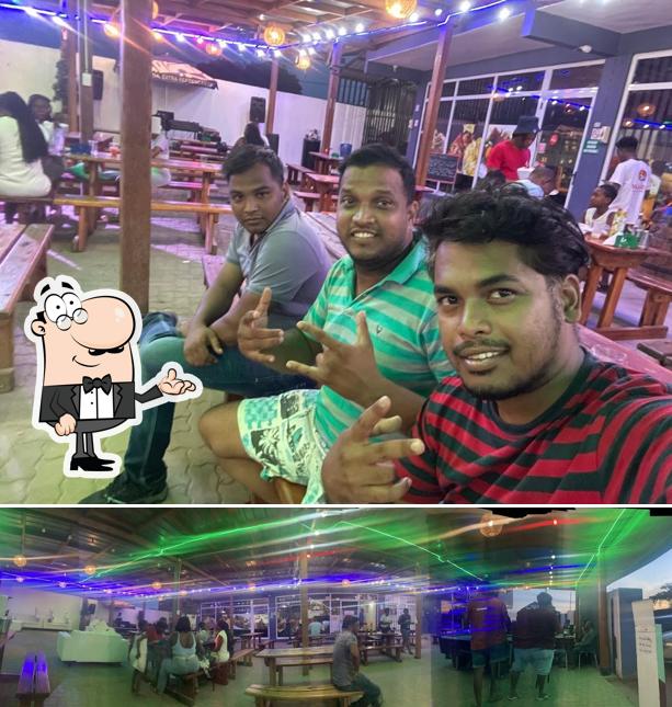 Sad Grill-food & drinks