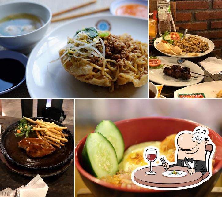 Starboost Coffee + Eatery