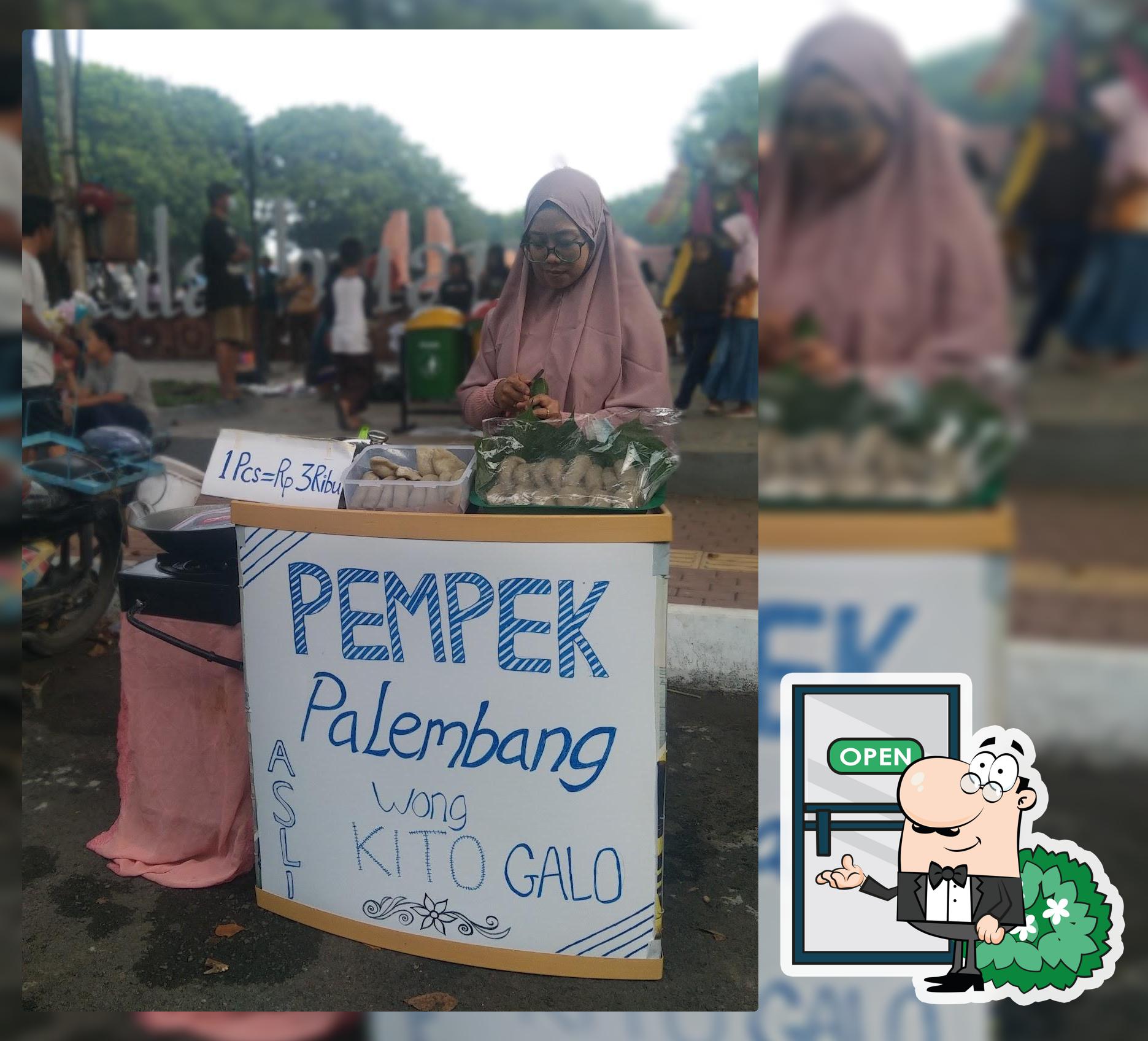 PEMPEK EMAK