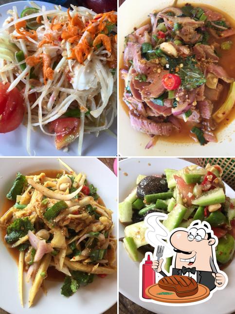 ร้านส้มตำ ต้นมะม่วง