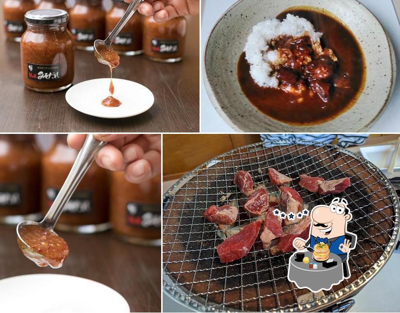 炭火焼肉 紅や