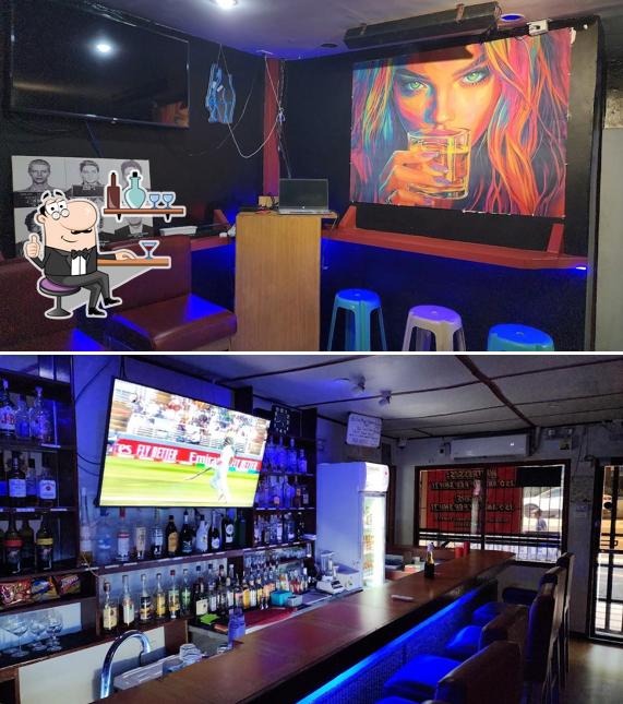 Mugshots Bar & Grill