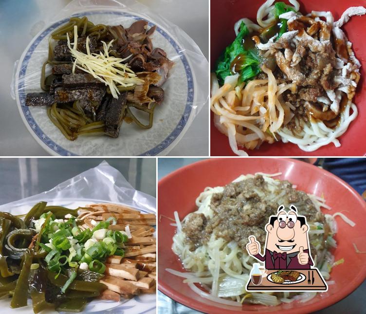 八點檔麵食攤